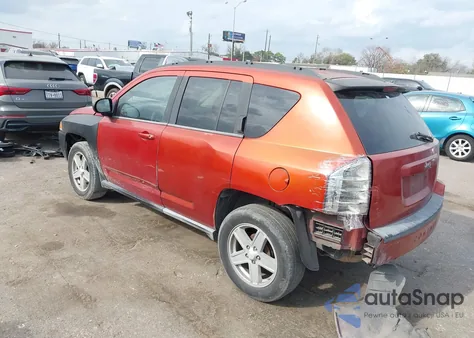 2010 Jeep Compass Sport z USA, uszkodzony, nr VIN 1J4NT4FB5AD578998